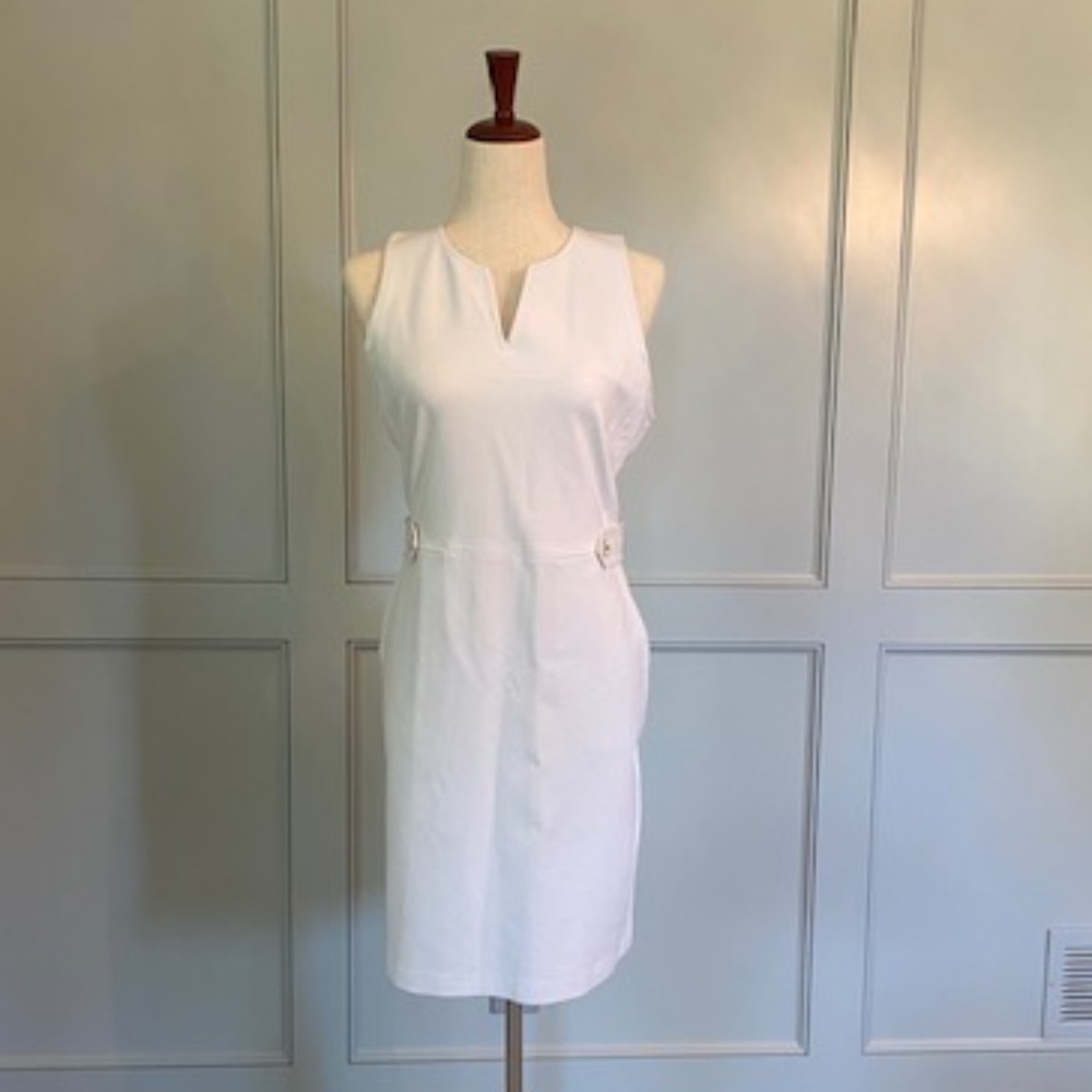 C. Wonder Classic White Dress Size M